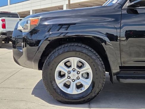 Used 2021 Toyota 4Runner SR5 Premium w/ Moonroof Package AWD/4WD image 9