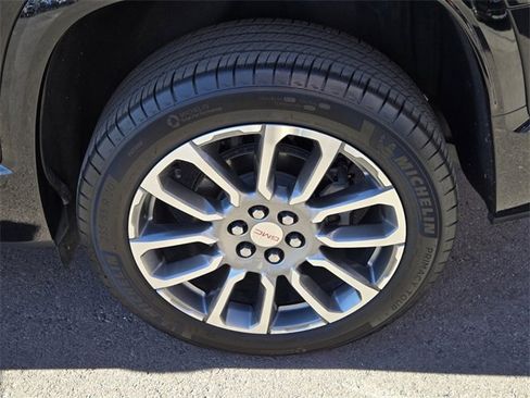 Used 2023 GMC Acadia Denali image 10