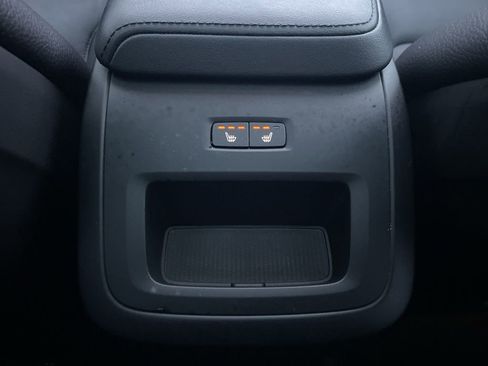 Certified 2023 Volvo XC60 B5 Plus w/ Climate Package image 22