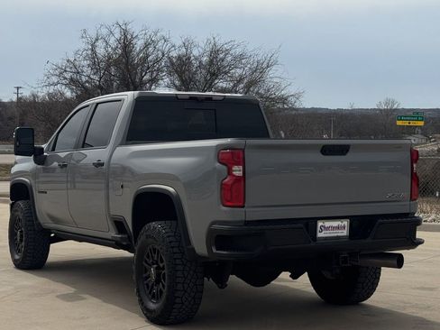 Used 2024 Chevrolet Silverado 2500 ZR2 w/ Technology Package AWD/4WD image 4