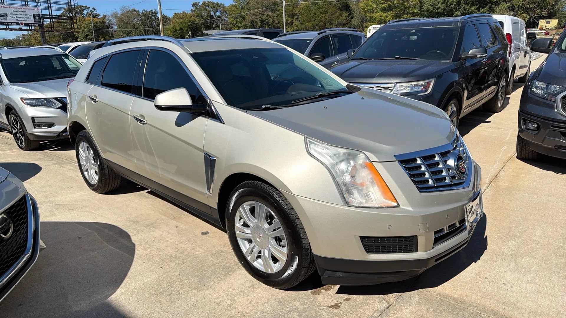Used 2015 Cadillac SRX Luxury w/ Driver Awareness Package FWD image 3