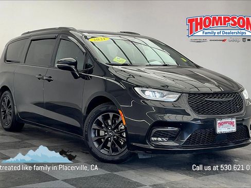 Used 2021 Chrysler Pacifica Touring-L w/ S Appearance Package image 1