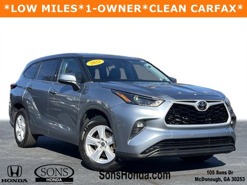 Used 2022 Toyota Highlander LE image 1