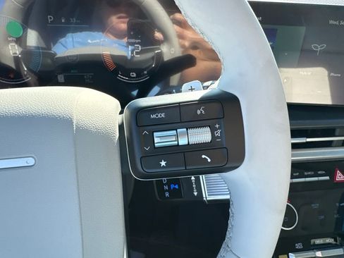 New 2026 Hyundai Santa Fe SE image 16