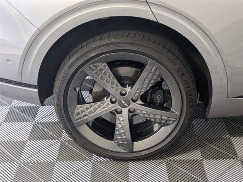 Used 2024 Genesis GV70 3.5T Sport w/ Sport Advanced Package AWD/4WD image 9