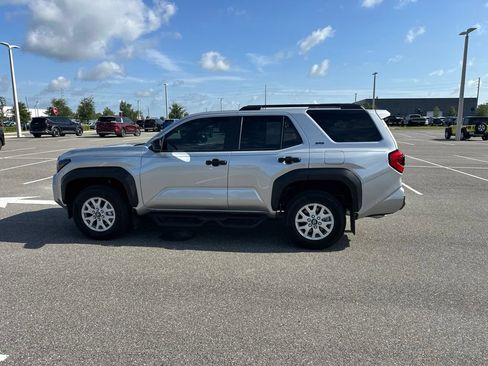 Used 2026 Toyota 4Runner SR5 RWD image 10