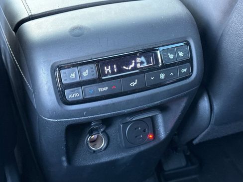 Used 2024 Hyundai Palisade Calligraphy image 13