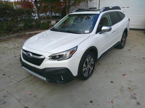 Used 2022 Subaru Outback Touring XT image 5