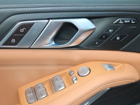 Certified 2024 BMW X7 xDrive40i image 13