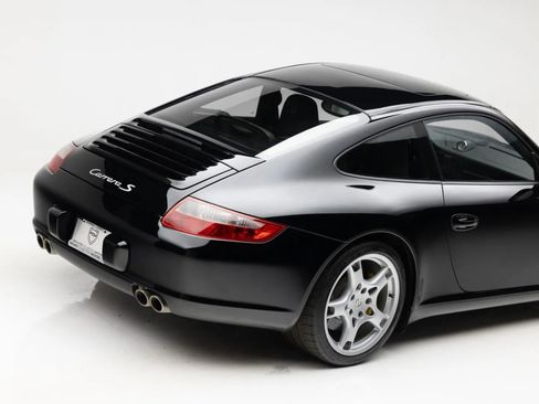 Used 2005 Porsche 911 Carrera S RWD image 27