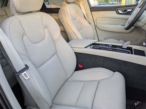 New 2026 Volvo XC60 B5 Ultra w/ Protection Package Premier image 17