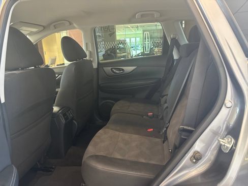 Used 2016 Nissan Rogue S w/ Appearance Package FWD image 10