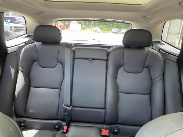 Used 2024 Volvo XC60 B5 Plus AWD/4WD image 43