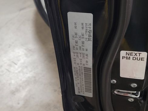 Used 2017 Jeep Compass Latitude image 32