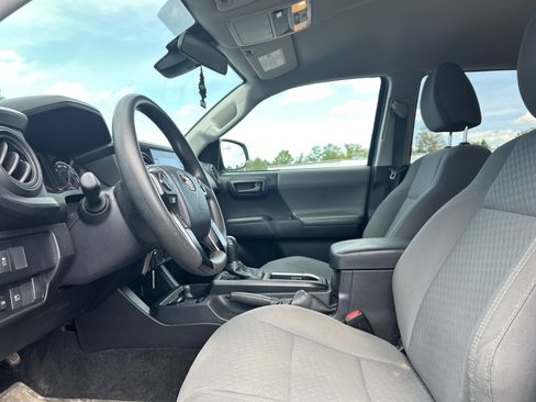 Used 2021 Toyota Tacoma SR AWD/4WD image 10