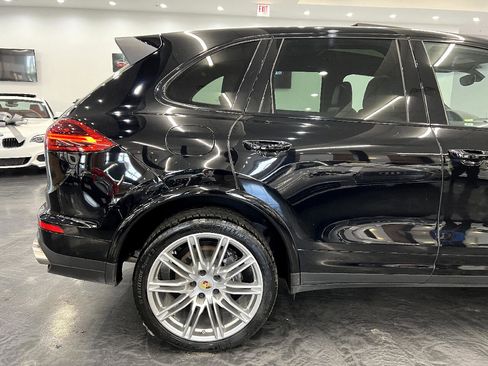 Used 2018 Porsche Cayenne Platinum Edition image 14
