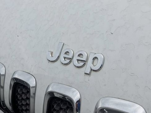 Used 2016 Jeep Cherokee Sport AWD/4WD image 5