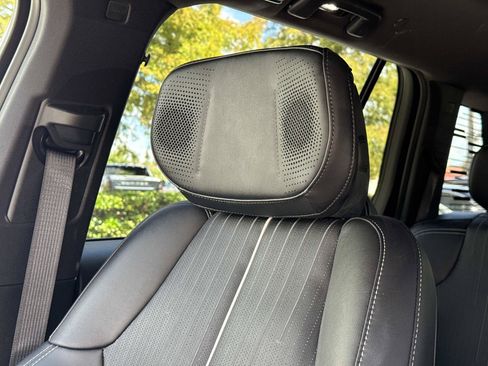 Used 2026 Cadillac Vistiq Premium Luxury w/ LPO, Floor Liner Package AWD/4WD image 23