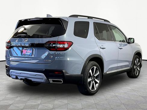 Used 2025 Honda Pilot Touring image 6