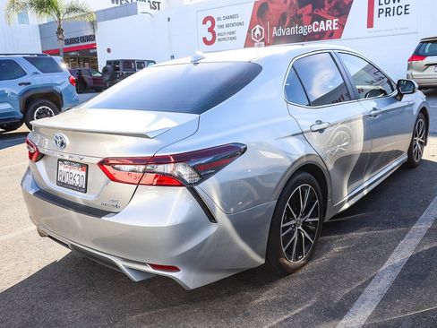 Used 2021 Toyota Camry SE image 10
