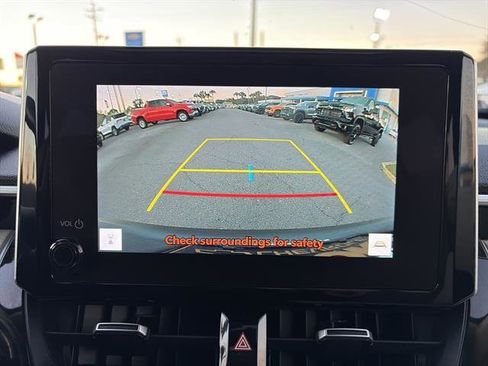 Used 2023 Toyota Corolla Cross XLE image 22