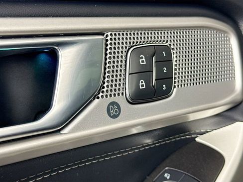 Certified 2021 Ford Explorer Limited w/ Hybrid Equipment Group 310A image 19