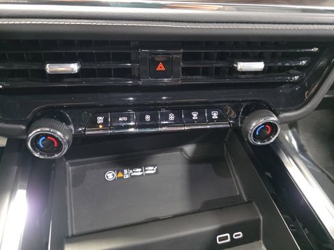 Used 2025 Chevrolet Tahoe Z71 AWD/4WD image 24