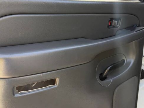 Used 2007 GMC Sierra 2500 SL w/ Heavy-Duty Power Package image 18