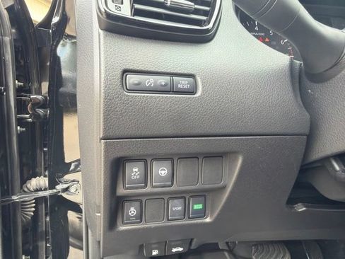 Used 2022 Nissan Rogue Sport SL w/ Premium Package FWD image 28