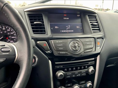 Used 2020 Nissan Pathfinder SV FWD image 6