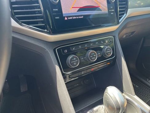 Used 2023 Volkswagen Atlas Cross Sport SE w/ Panoramic Sunroof Package FWD image 26