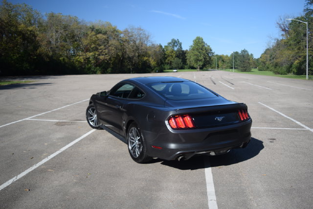 Used 2017 Ford Mustang Coupe RWD image 6