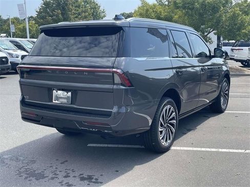 New 2025 Lincoln Navigator Black Label image 32