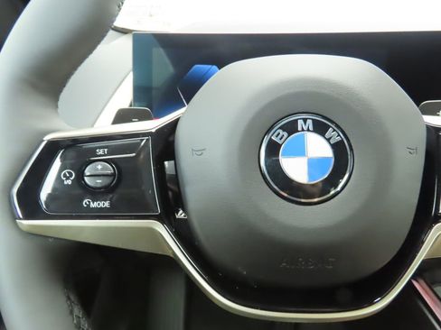 Used 2025 BMW X3 xDrive30i w/ Premium Package image 12