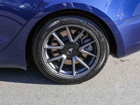 Used 2021 Tesla Model 3 Standard Range Plus image 10