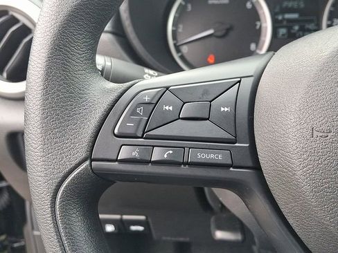 Used 2025 Nissan Versa S FWD image 20