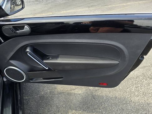 Used 2014 Volkswagen Beetle 2.5 FWD image 29