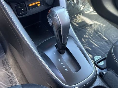 Used 2021 Chevrolet Trax LT w/ Sport Edition image 17