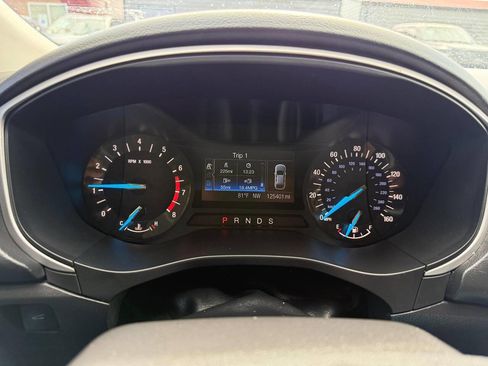 Used 2016 Ford Fusion SE w/ Equipment Group 201A image 32