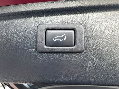 Used 2017 Subaru Outback 3.6R Limited AWD/4WD image 29