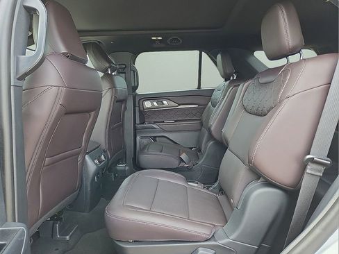 Used 2025 Ford Explorer Platinum w/ LUX Leather Package image 16