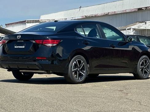 New 2025 Nissan Sentra SV image 4