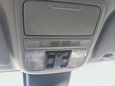 Used 2024 Honda Odyssey EX-L image 43