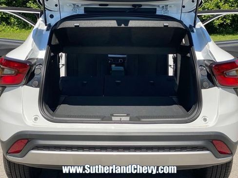 New 2026 Chevrolet Trax LT w/ Sunroof Package FWD image 35