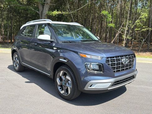 New 2026 Hyundai Venue SEL FWD image 8