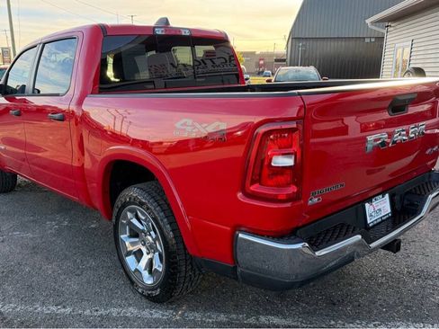 Used 2025 RAM 1500 Big Horn AWD/4WD image 3