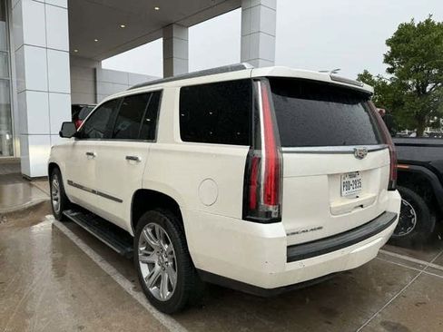 Used 2015 Cadillac Escalade Premium image 4