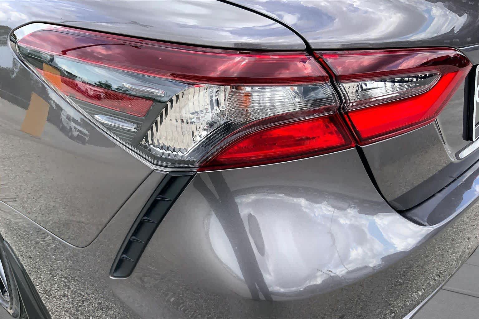Used 2022 Toyota Camry SE FWD image 28