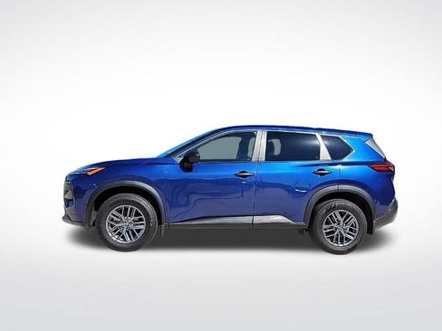 Used 2023 Nissan Rogue S AWD/4WD image 2