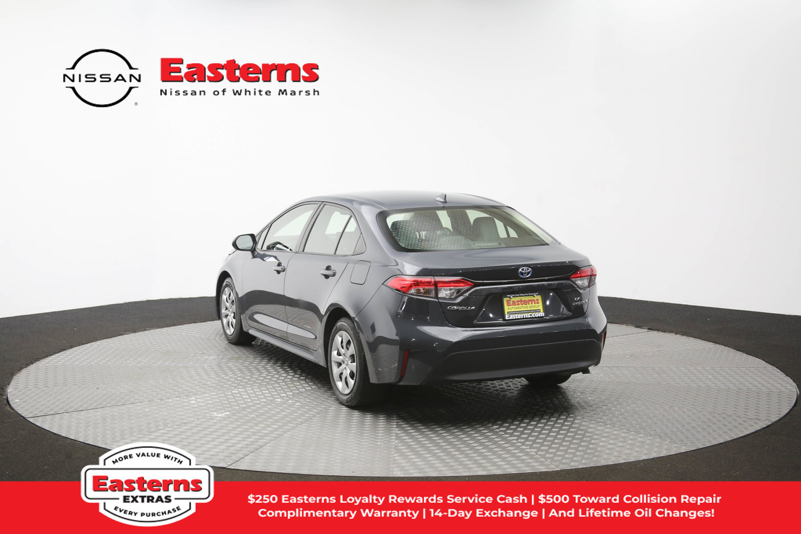 Used 2023 Toyota Corolla LE w/ Carpet Mat Package (TMS) FWD image 98